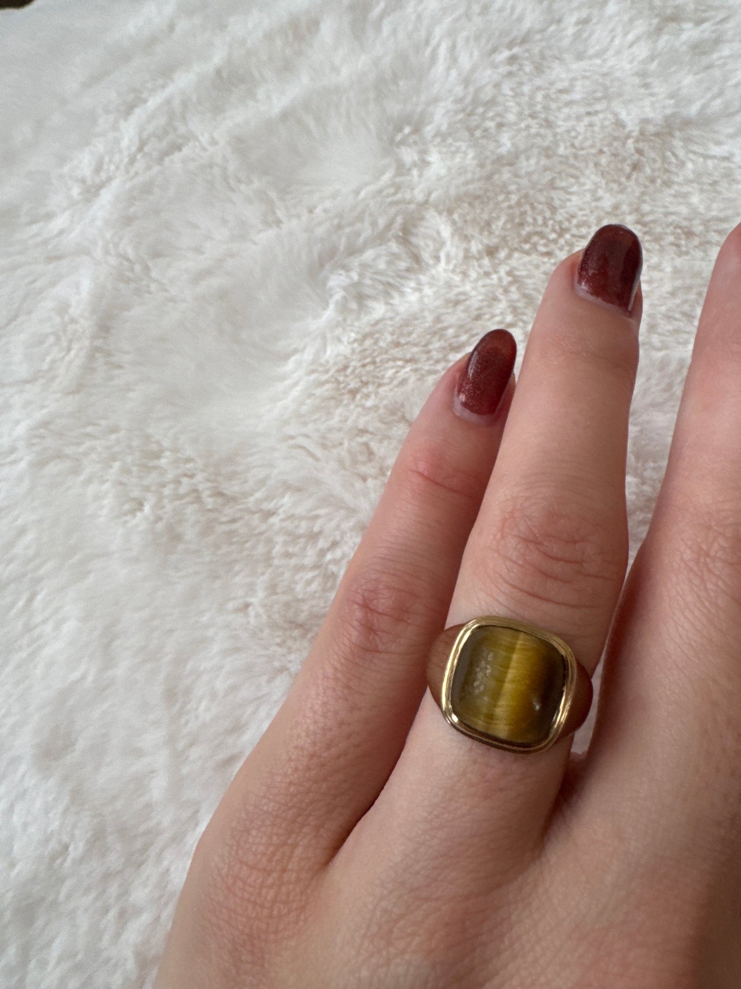 heavy vintage 14k yellow gold tiger’s eye signet ring