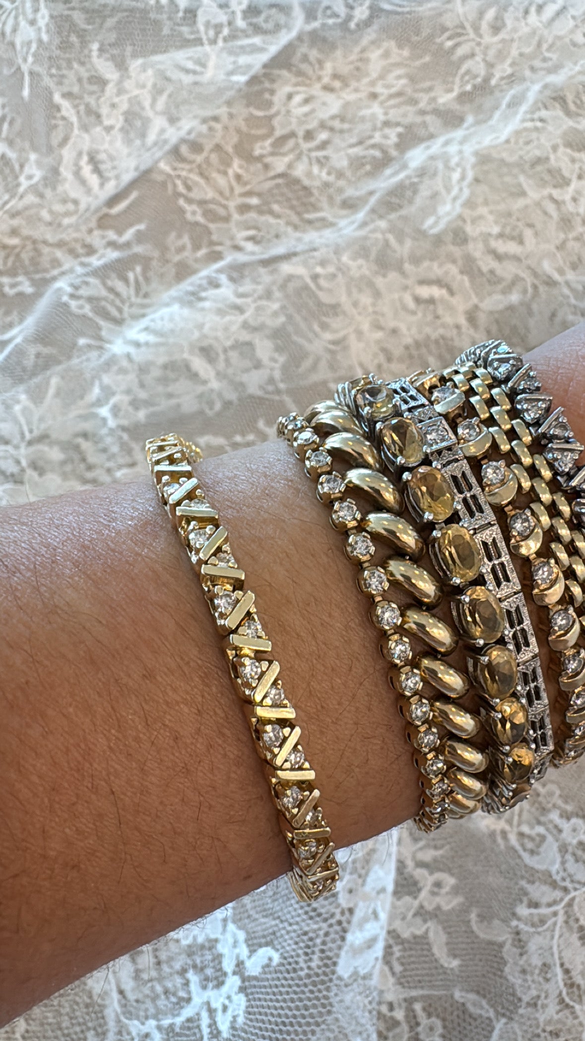 14k yellow gold v link natural diamond tennis bracelet