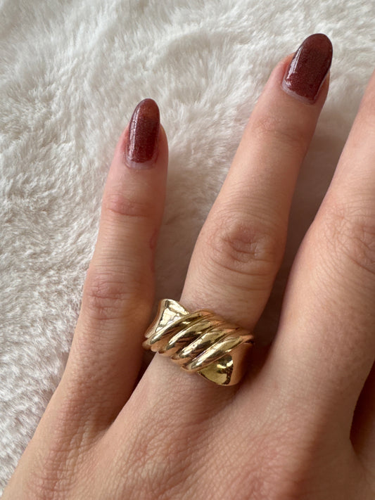 vintage 14k yellow gold fold over ring