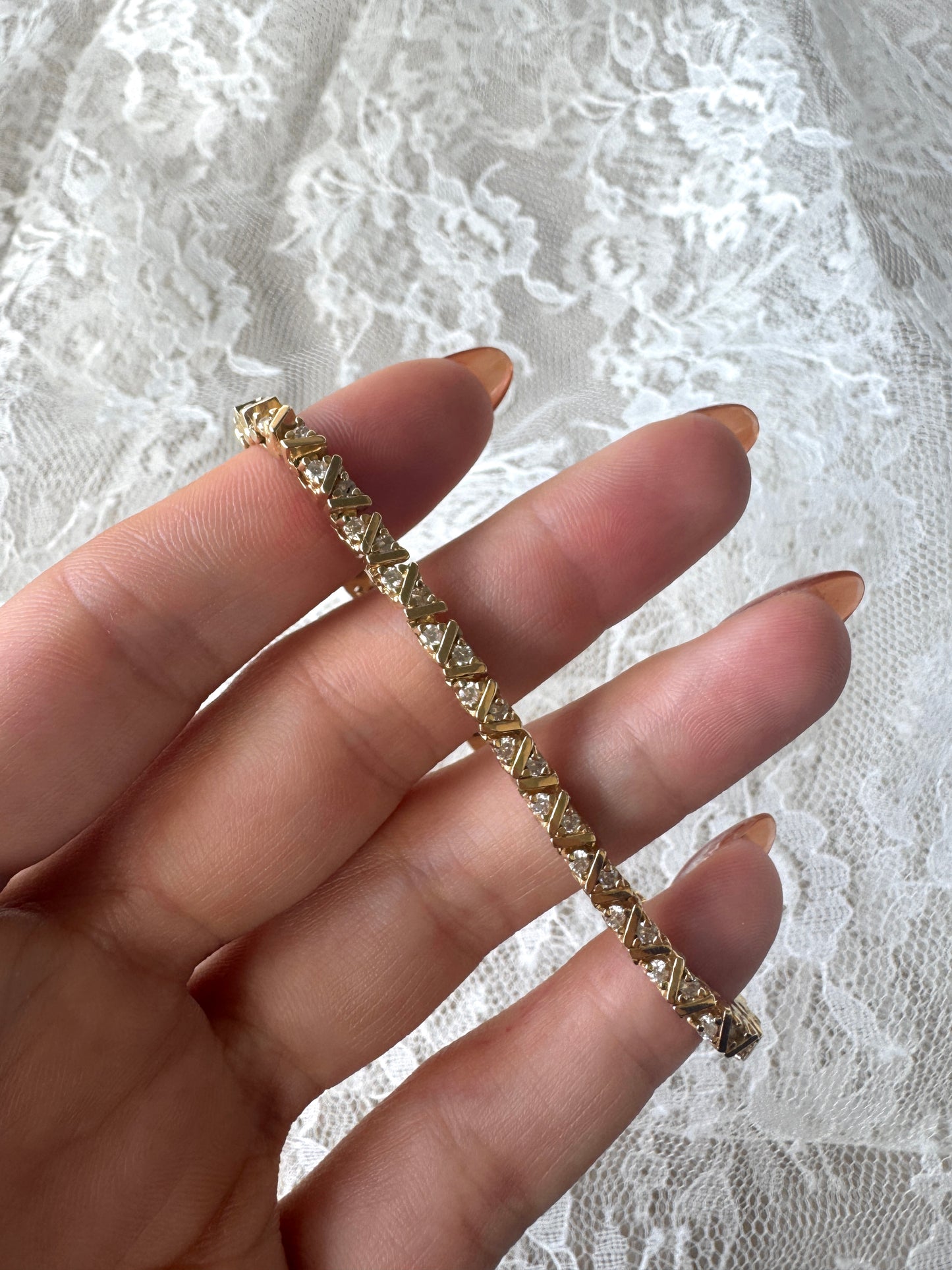 14k yellow gold v link natural diamond tennis bracelet