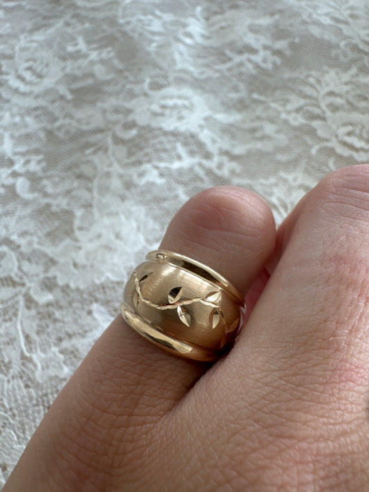 vintage 10k yellow gold etched dome ring