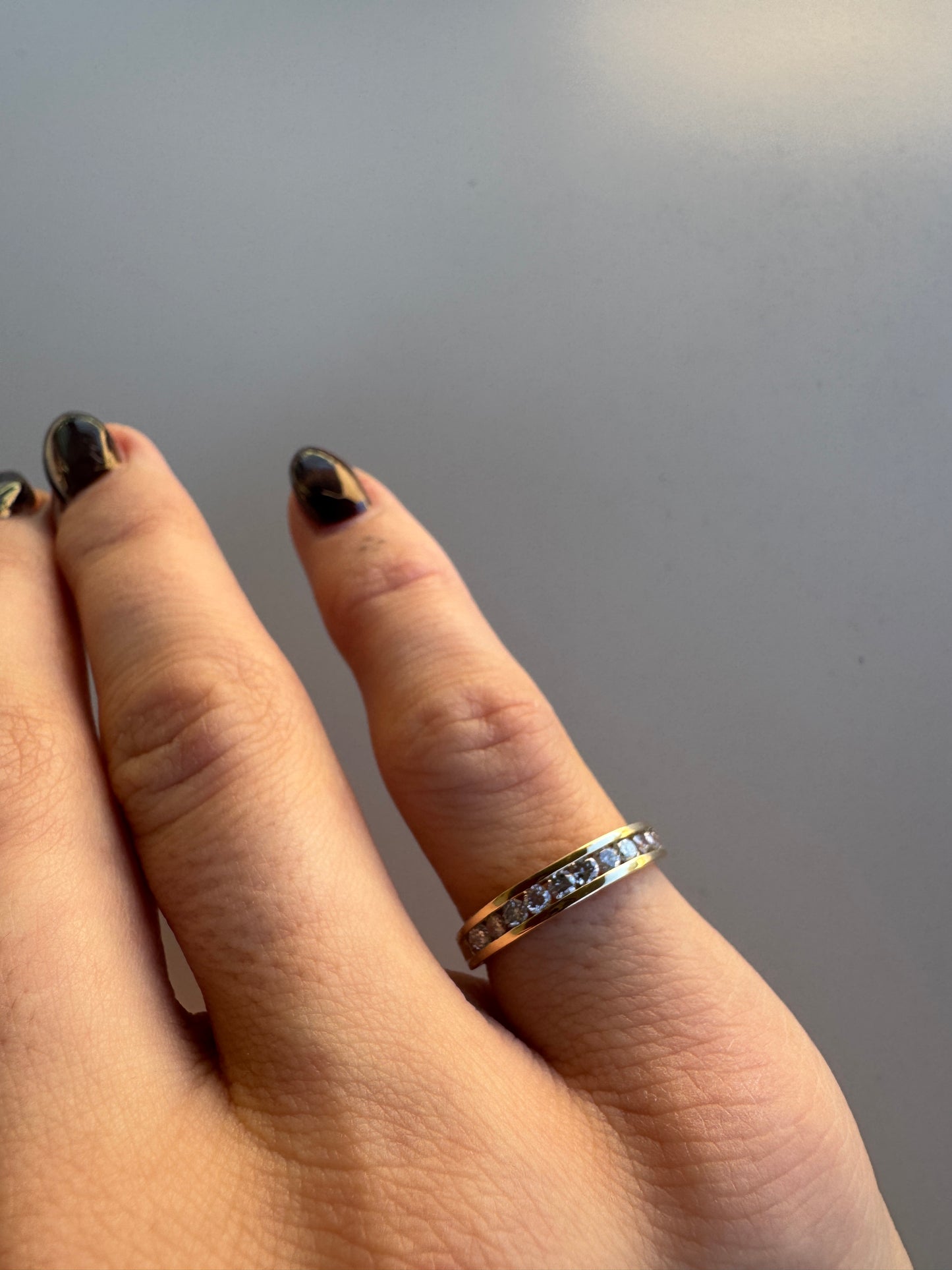 estate 14k yellow gold 1/4 cttw round diamond band