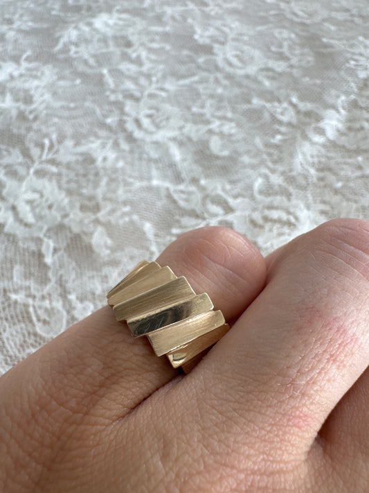 vintage 10k yellow gold sculptural ring