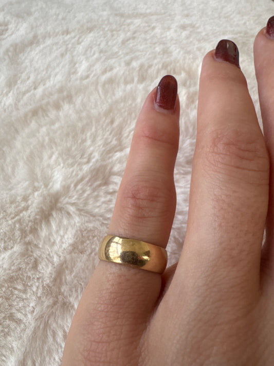 vintage 14k yellow gold comfort band